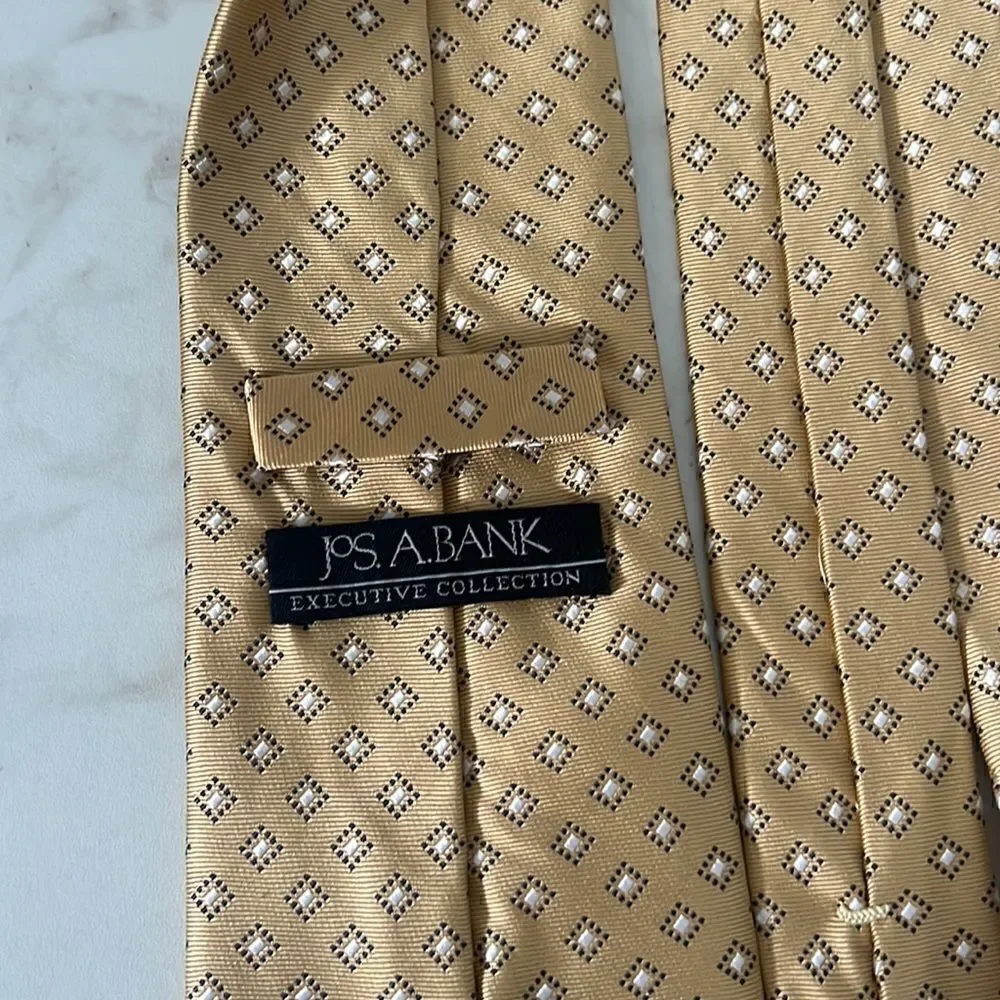 Jos. A. Bank men’s tie NWT